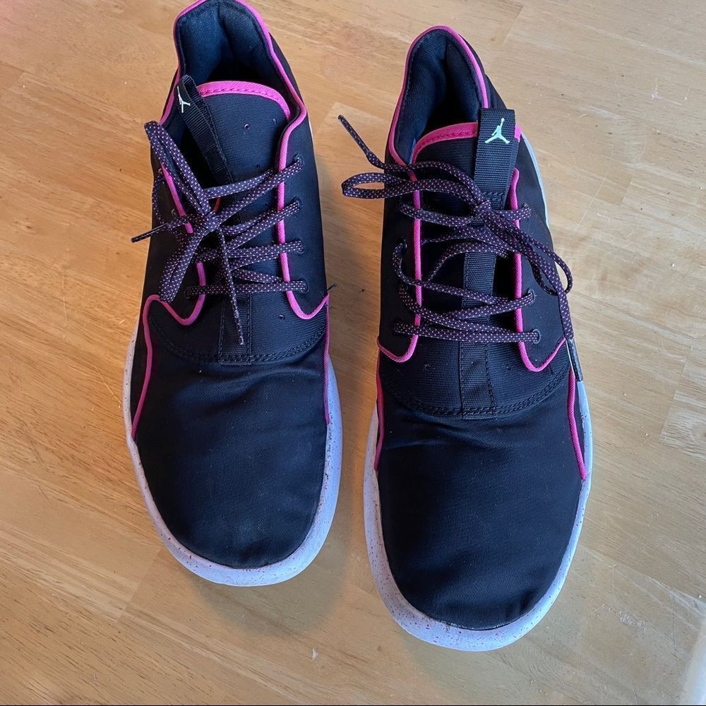 Pink and Black Jordan’s size 9.5 Youth - Picture 5 of 5